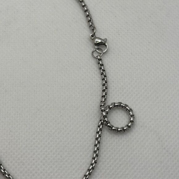 Brand New!! Filigree and heart cross - Picture 3 of 4